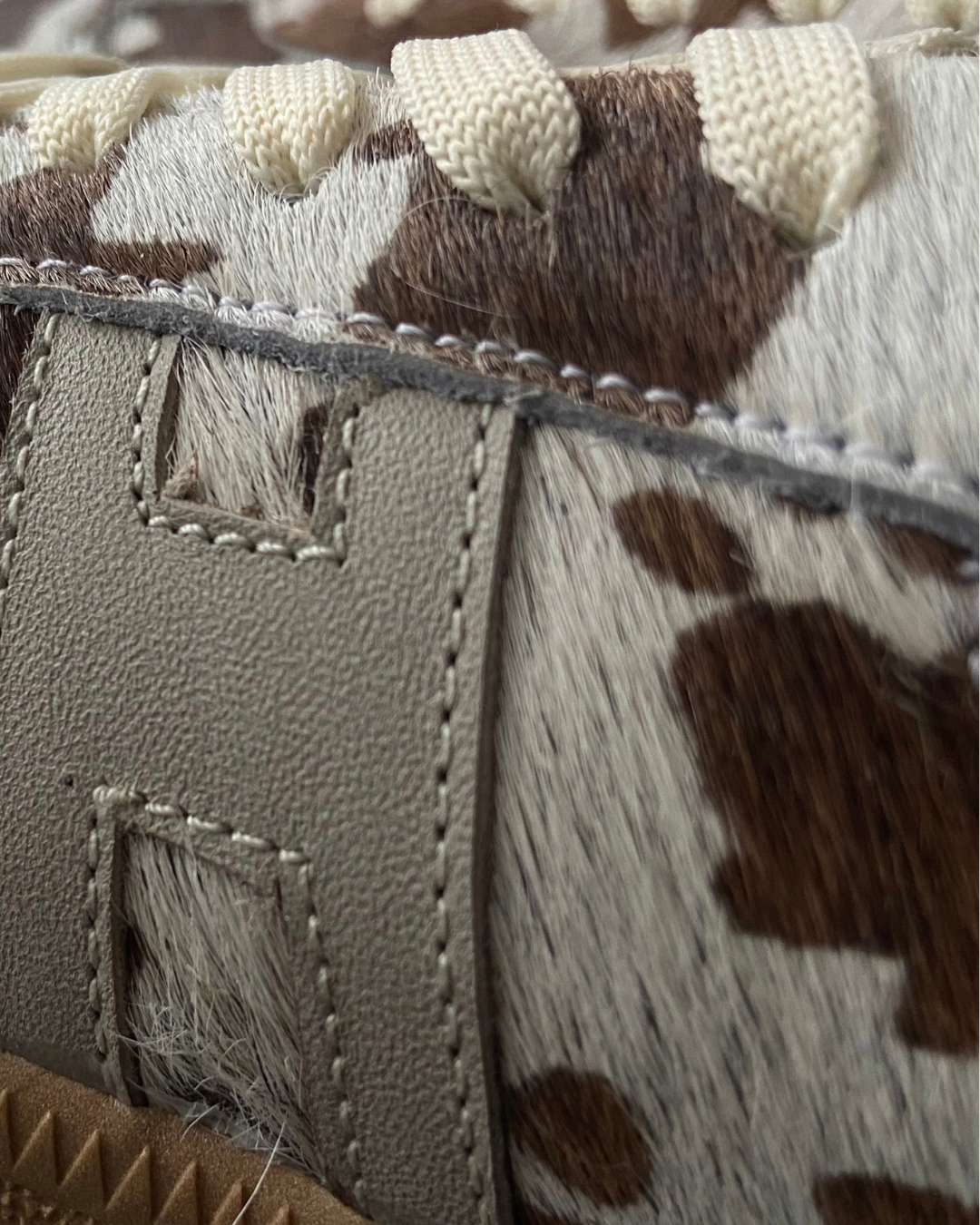CALZADO GRIS ANIMAL PRINT 17