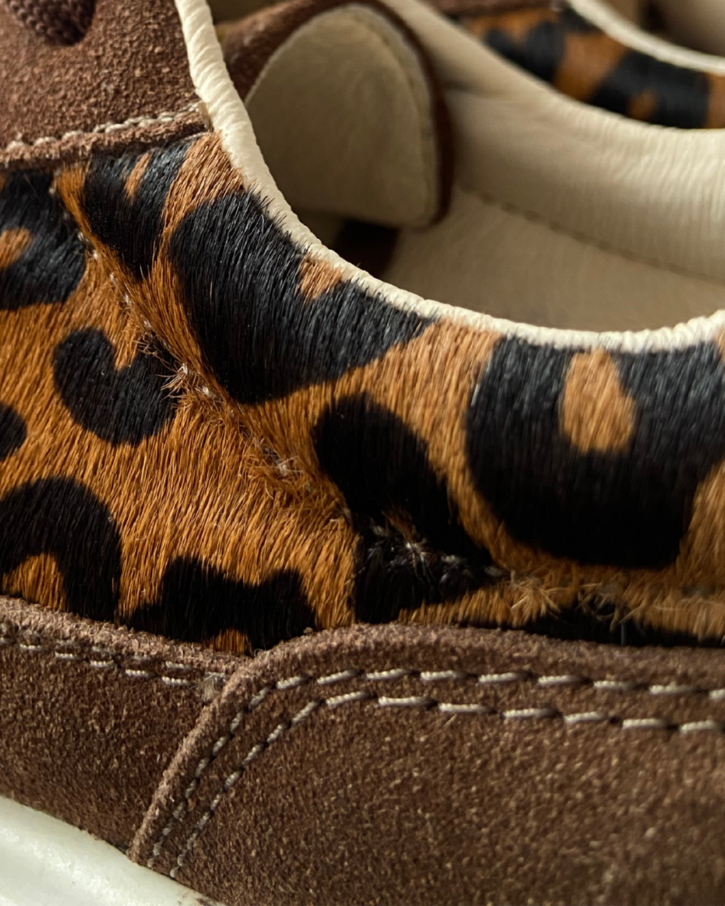 CALZADO CAFE DEPORTIVO ANIMAL PRINT 21